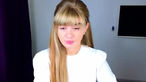 Snapshot of _comefeelme_ chatting on 10.14.25 D online show from 10.14.25