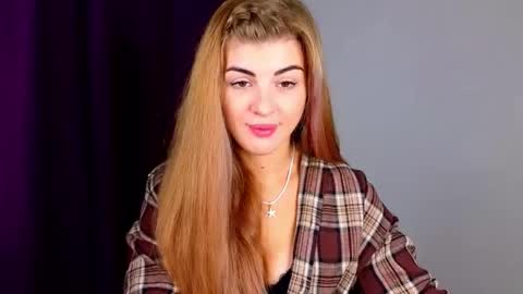 Snapshot of _comefeelme_ chatting on 10.19.25 D online show from 10.19.25