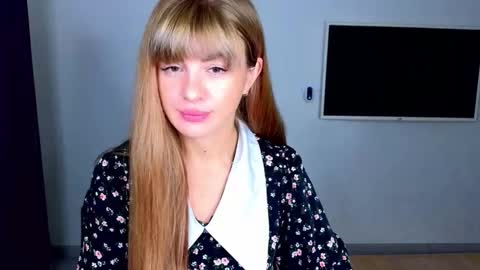 Snapshot of _comefeelme_ chatting on 10.21.25 D online show from 10.21.25