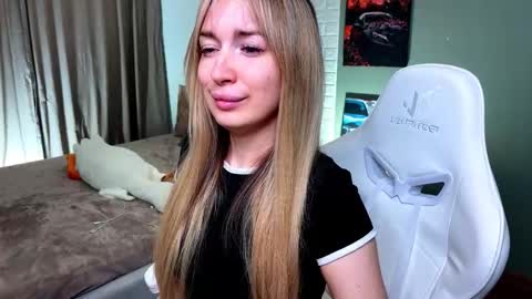 _crystal_moon_1 online show from 02.13.26