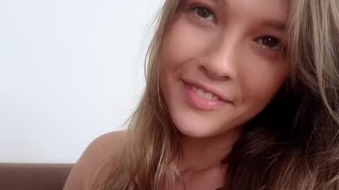 Snapshot of _demi_dee_ chatting on 11.06.25 DemiDee online show from 11.06.25