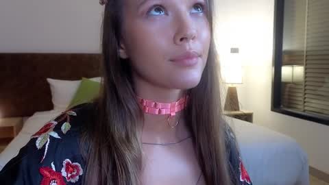 Snapshot of _demi_dee_ chatting on 11.10.25 DemiDee online show from 11.10.25