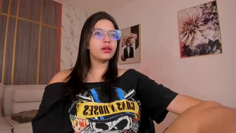 Abril online show from 04.11.26