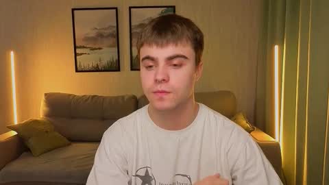 Snapshot of _dream_boys_ chatting on 10.28.25 _dream_boys_ online show from 10.28.25