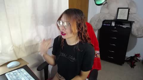 Snapshot of _dulcefox_ chatting on 03.11.25 Abbye online show from 03.11.25