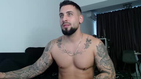 Snapshot of _dylangreen chatting on 10.04.25 Dylan online show from 10.04.25