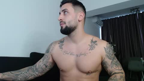 Snapshot of _dylangreen chatting on 10.21.25 Dylan online show from 10.21.25