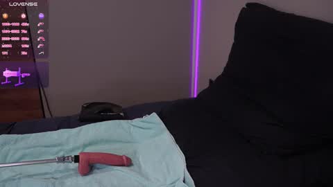 Snapshot of _eelusivee_ chatting on 02.05.26 Elli online show from 02.05.26