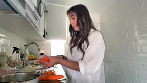  elena barra online show from 10.01.25