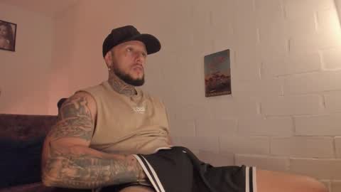 Snapshot of _emilio_escobar chatting on 10.20.25 Emilio online show from 10.20.25