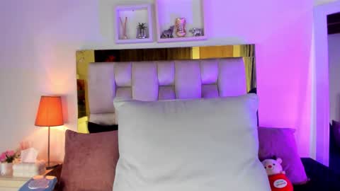 Isabella online show from 12.17.25