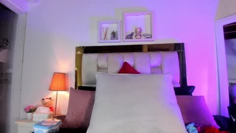 Isabella online show from 01.14.26