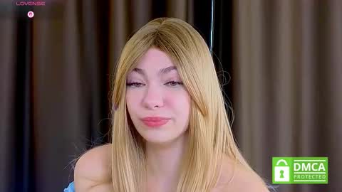 Snapshot of _emilyzortea_ chatting on 10.10.25 Emily online show from 10.10.25