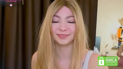 Snapshot of _emilyzortea_ chatting on 10.11.25 Emily online show from 10.11.25