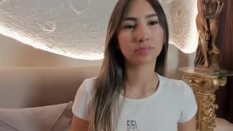 Snapshot of _emmawalka chatting on 11.10.25 _emmawalka online show from 11.10.25