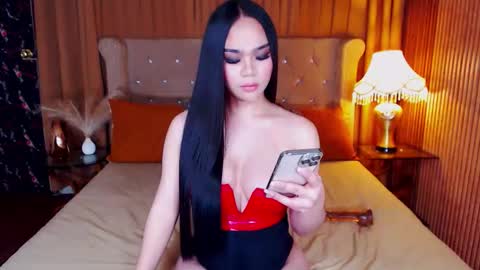 _empressvalerie_ online show from 11.21.25