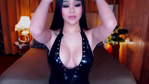 _empressvalerie_ online show from 01.08.26