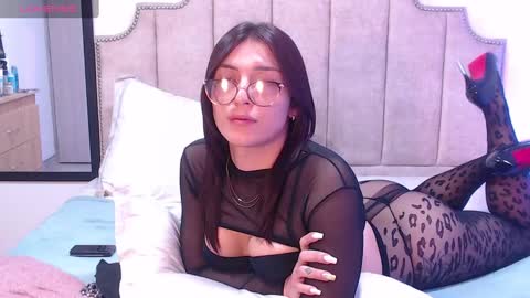  Erica Vanderhill  online show from 02.25.25