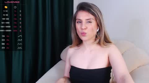 _esmeraldiyaa_ online show from 12.27.24