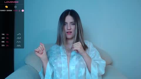 _esmeraldiyaa_ online show from 02.02.25