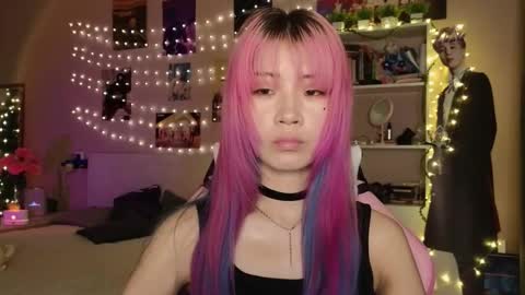 EveEva online show from 02.26.26