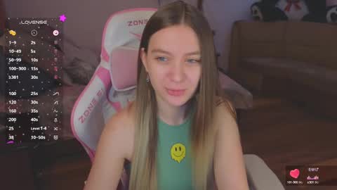Snapshot of _evellyn_ chatting on 01.21.25 Evie online show from 01.21.25