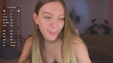 Snapshot of _evellyn_ chatting on 01.21.25 Evie online show from 01.21.25