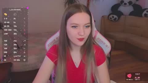 Snapshot of _evellyn_ chatting on 03.09.25 Evie online show from 03.09.25