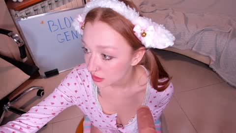 Lola 3  online show from 01.12.25