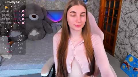 Snapshot of _flowersweet_ chatting on 11.02.25 Kate online show from 11.02.25