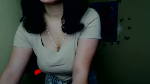 Snapshot of _foxy_lady chatting on 11.03.25 Alice online show from 11.03.25