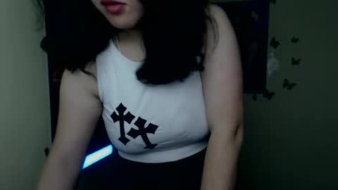 Snapshot of _foxy_lady chatting on 11.12.25 Alice online show from 11.12.25