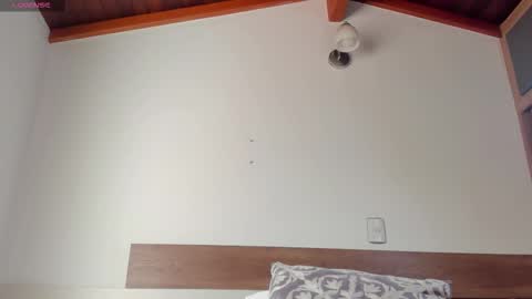 Snapshot of _fullmoon chatting on 11.10.25 fullmoon online show from 11.10.25