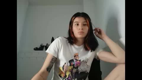 Snapshot of _genesid_dixton chatting on 01.28.25 Mia-foster online show from 01.28.25