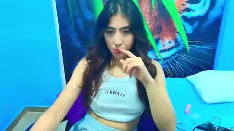 Snapshot of _gold_strawberry_ chatting on 05.16.26 _gold_strawberry_ online show from 05.16.26