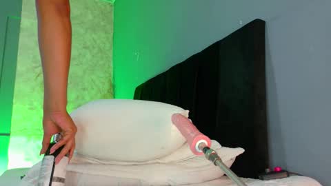 Snapshot of _gretta1 chatting on 09.30.25 Gretta online show from 09.30.25