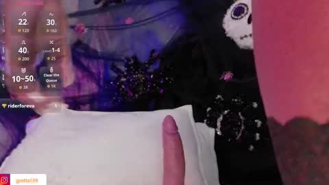 Snapshot of _gretta1 chatting on 10.20.25 Gretta online show from 10.20.25