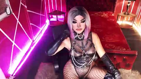 Snapshot of _hailyourqueenx chatting on 09.30.25 GoDDess Chloe online show from 09.30.25