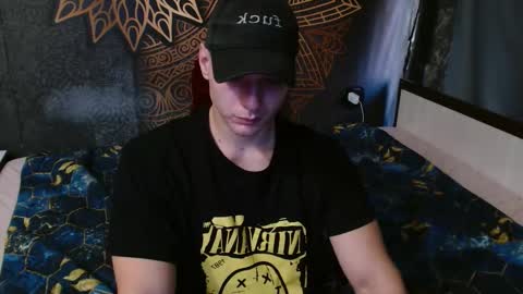 _happydayleon_ online show from 09.09.25