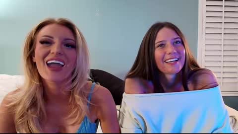 Snapshot of _hazelrey chatting on 02.12.25 _hazelrey online show from 02.12.25