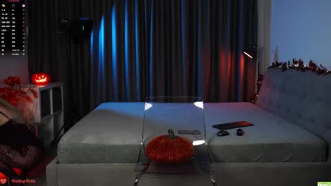 Snapshot of _healing_hottie_ chatting on 11.01.25 Veronica online show from 11.01.25