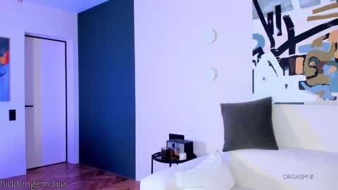 Laura online show from 03.07.25