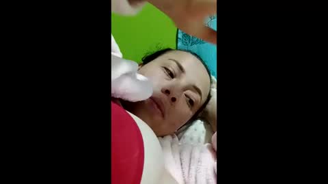 Snapshot of _honey1_ chatting on 12.18.25 Honey online show from 12.18.25