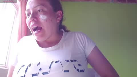 Snapshot of _honey1_ chatting on 02.05.26 Honey online show from 02.05.26