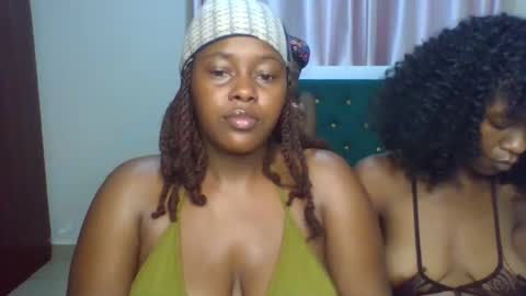 Snapshot of _honey_bloom chatting on 02.15.26 _honey_bloom online show from 02.15.26