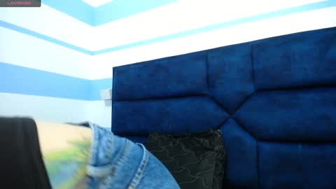 Snapshot of _isaabellaa chatting on 12.30.24 Isa online show from 12.30.24