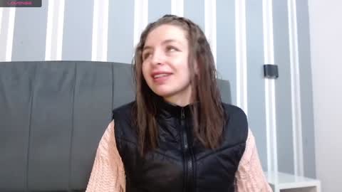 Snapshot of _isaabellaa chatting on 01.06.25 Isa online show from 01.06.25