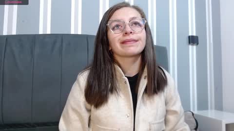 Snapshot of _isaabellaa chatting on 01.07.25 Isa online show from 01.07.25