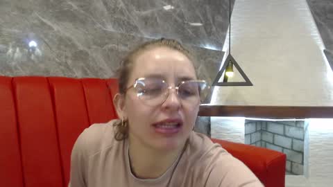 Snapshot of _isaabellaa chatting on 01.15.25 Isa online show from 01.15.25