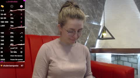 Snapshot of _isaabellaa chatting on 01.15.25 Isa online show from 01.15.25